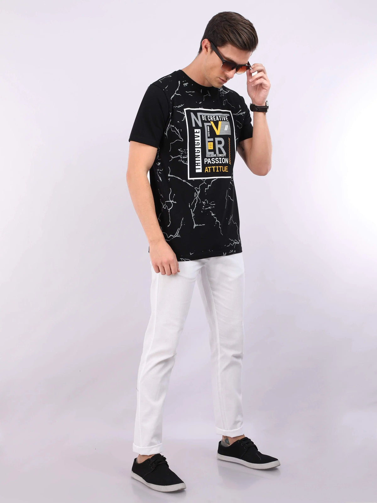 REDpockets Round Neck Black Cotton Graphic Print T-Shirt For Men REDpockets